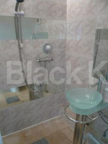 			5 Bedroom, 1 bath, 1 reception Flat			 Hervey Road, FINCHLEY CENTRAL